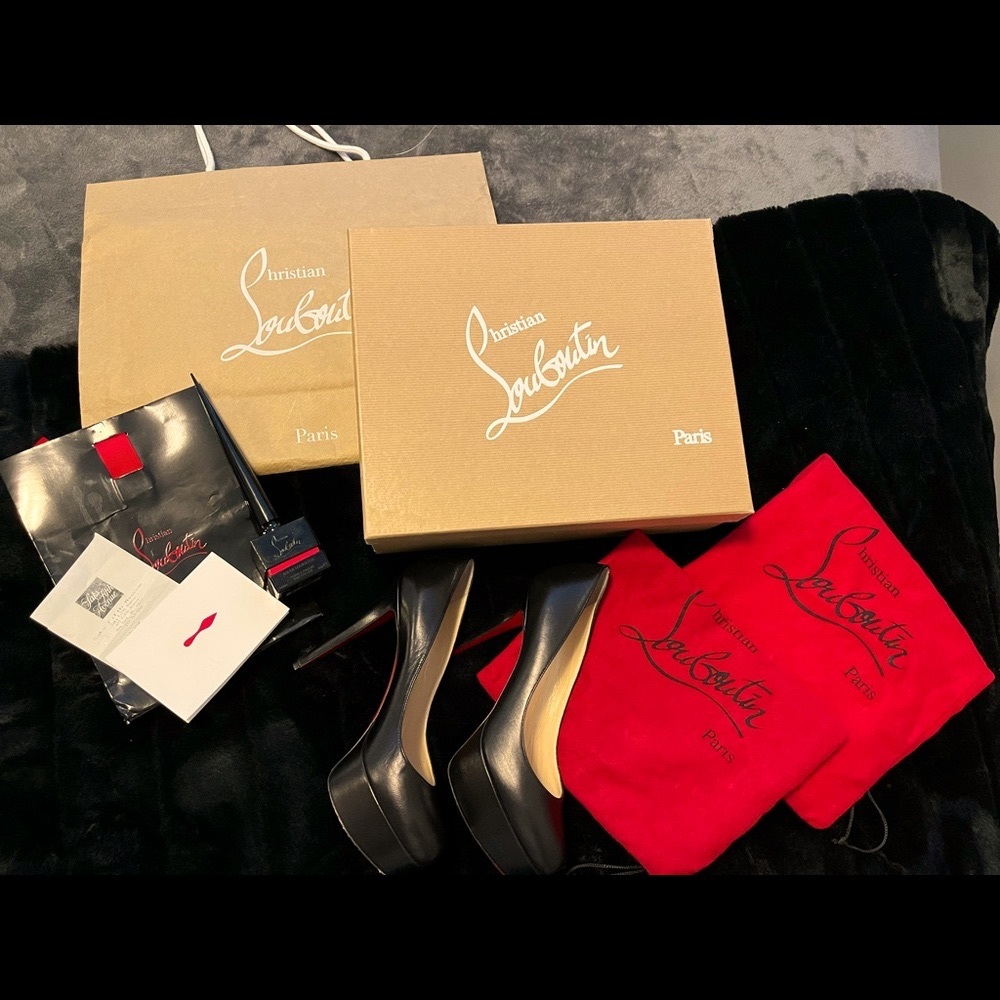 SOLD ❗️❗️❗️❗️Christian Louboutin heels
